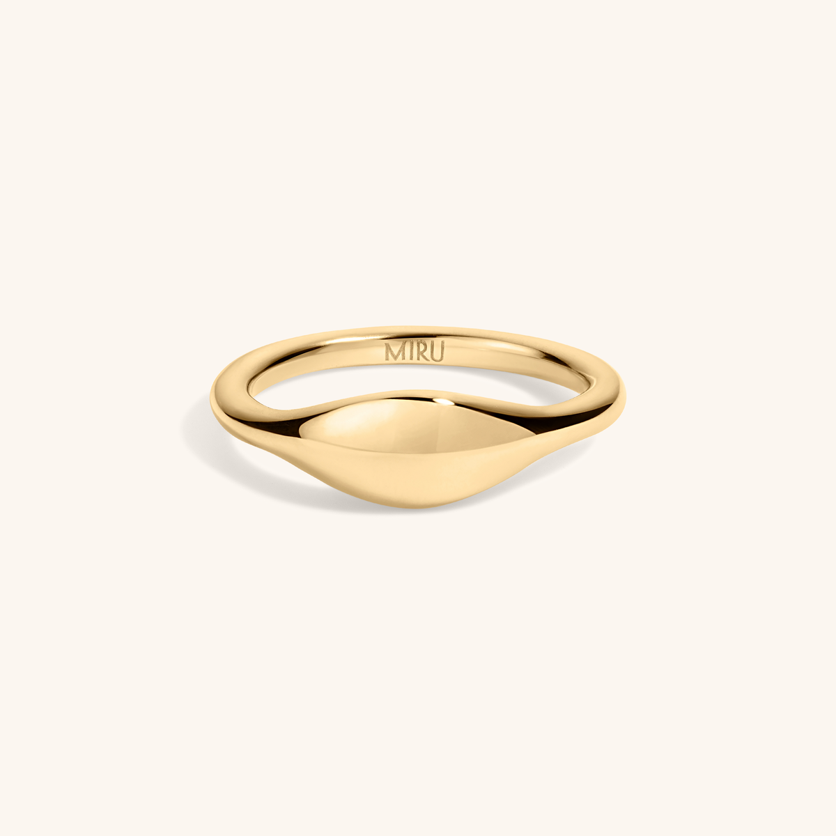 Echo Ring in gold – front view