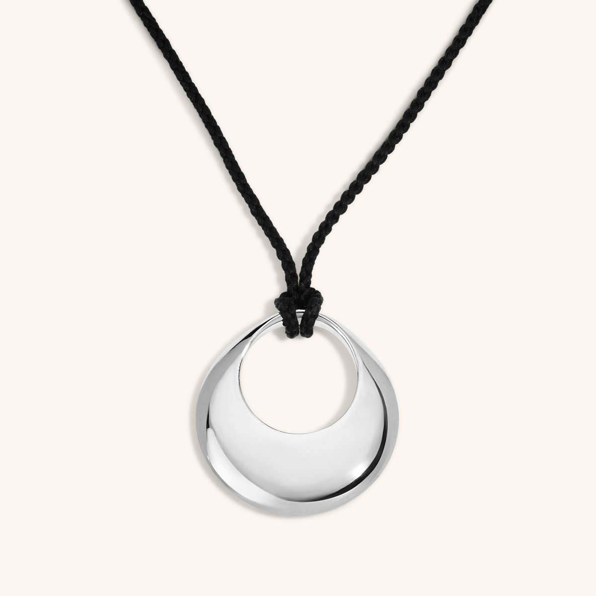Equilibrium Cord Pendant, Medium in silver – pendant detail 1