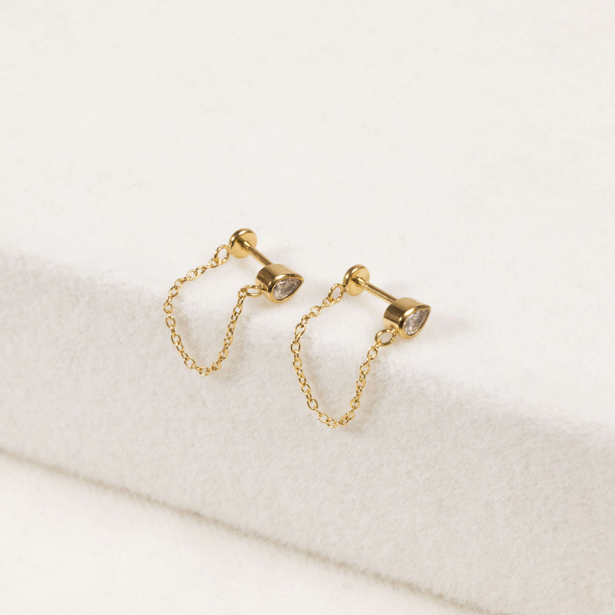 Bezel Pear Chain Nap Earrings (Gold)