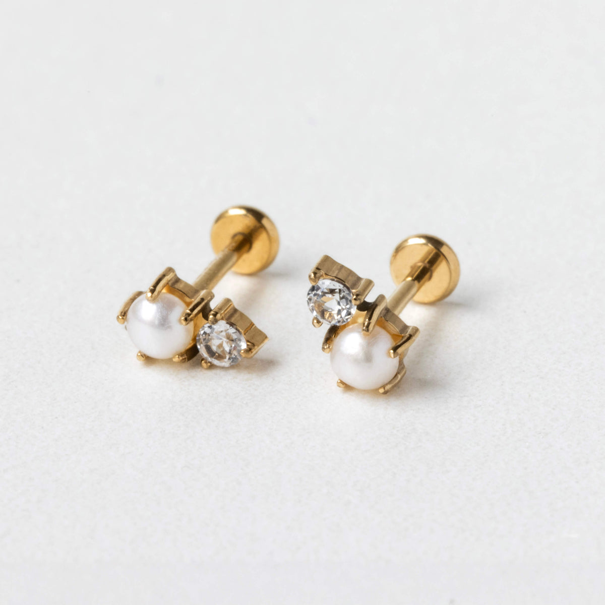 Pearl and White Topaz Nap Earrings (Gold)