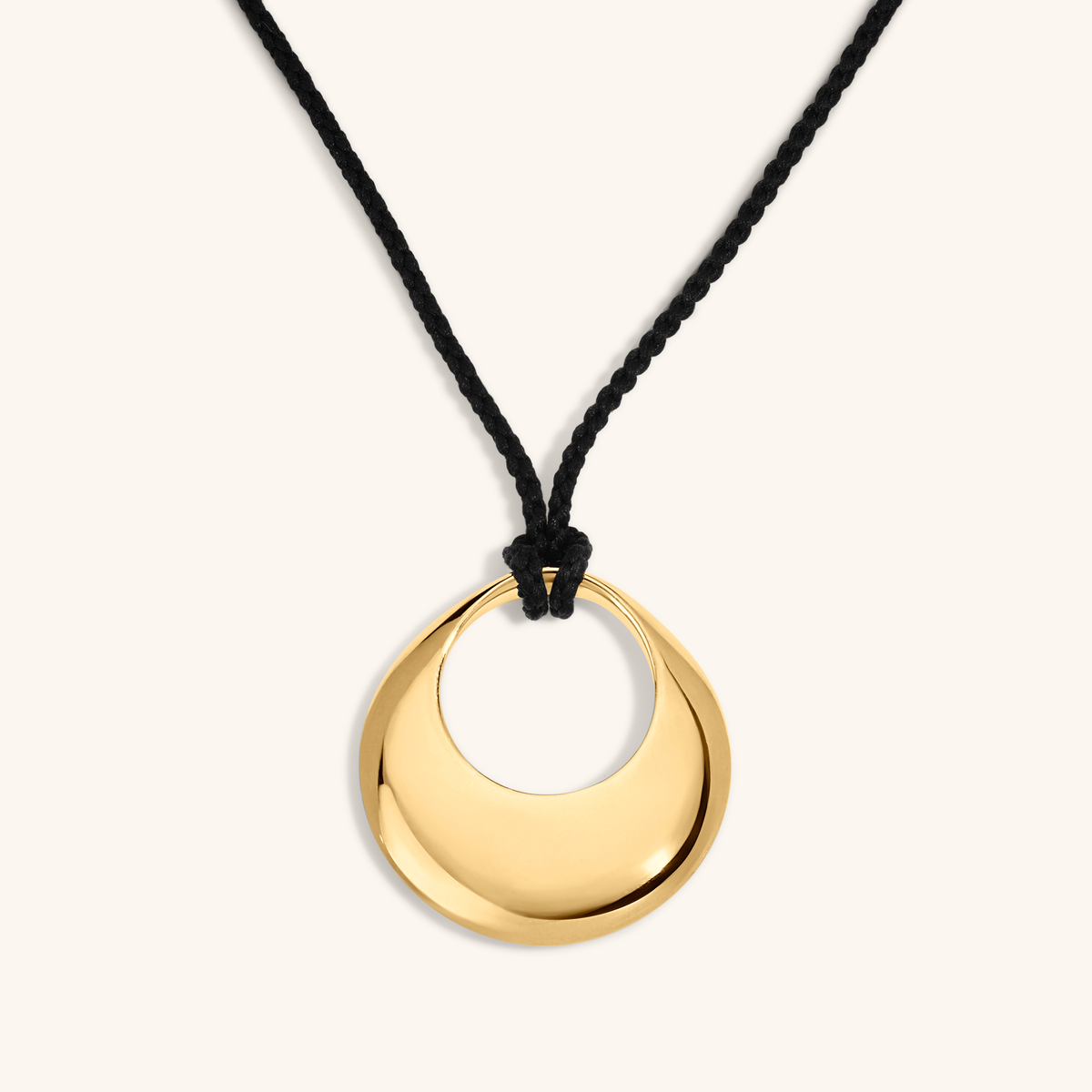 Equilibrium Cord Pendant, Medium in gold – pendant detail 1