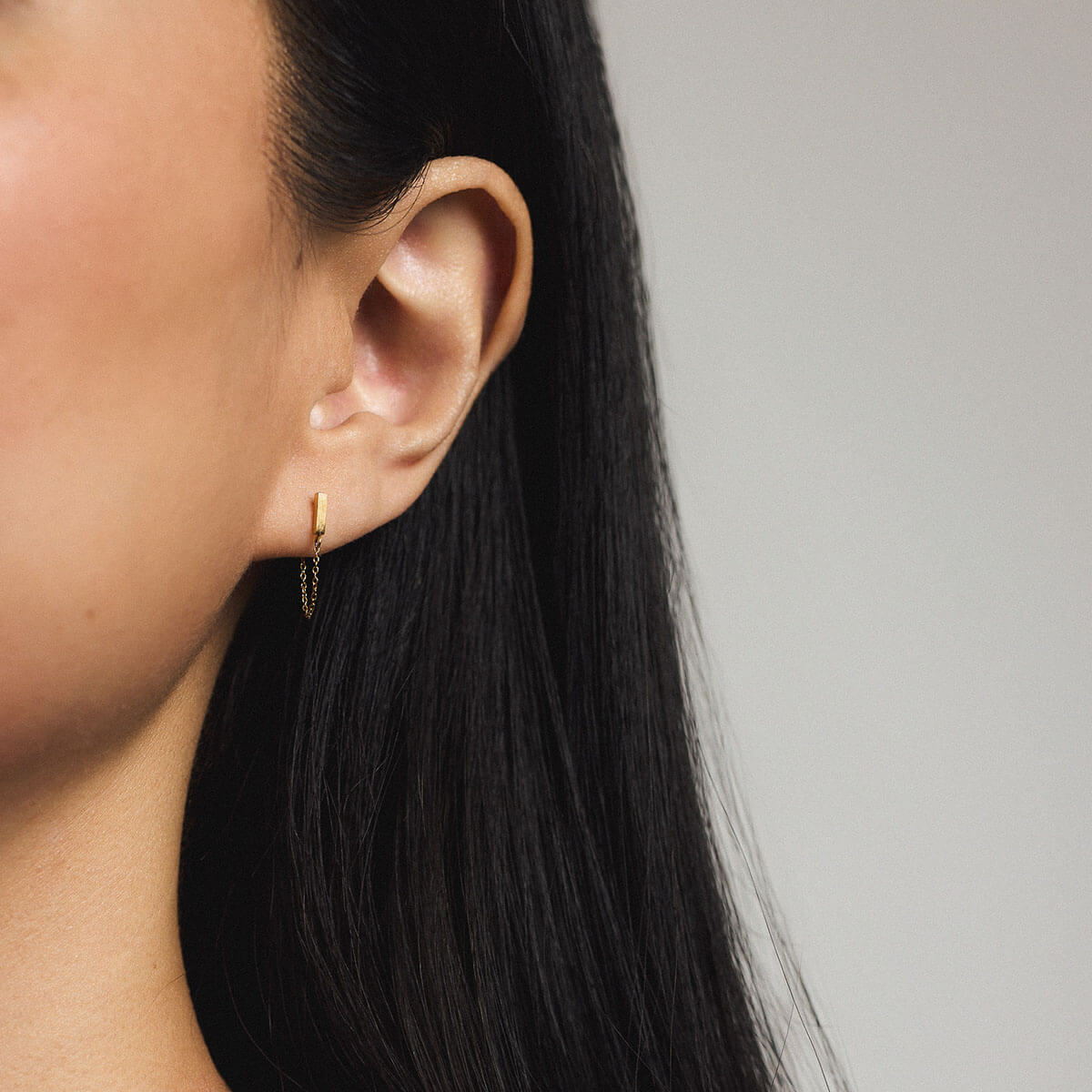 Bar Chain Nap Earrings - Gold (On Model)