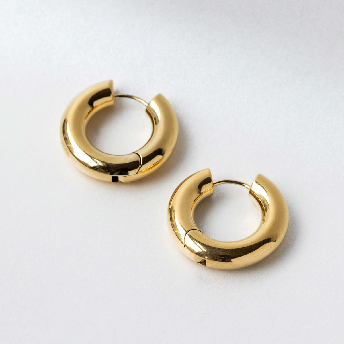 Every Body Hoops, 26mm in Gold